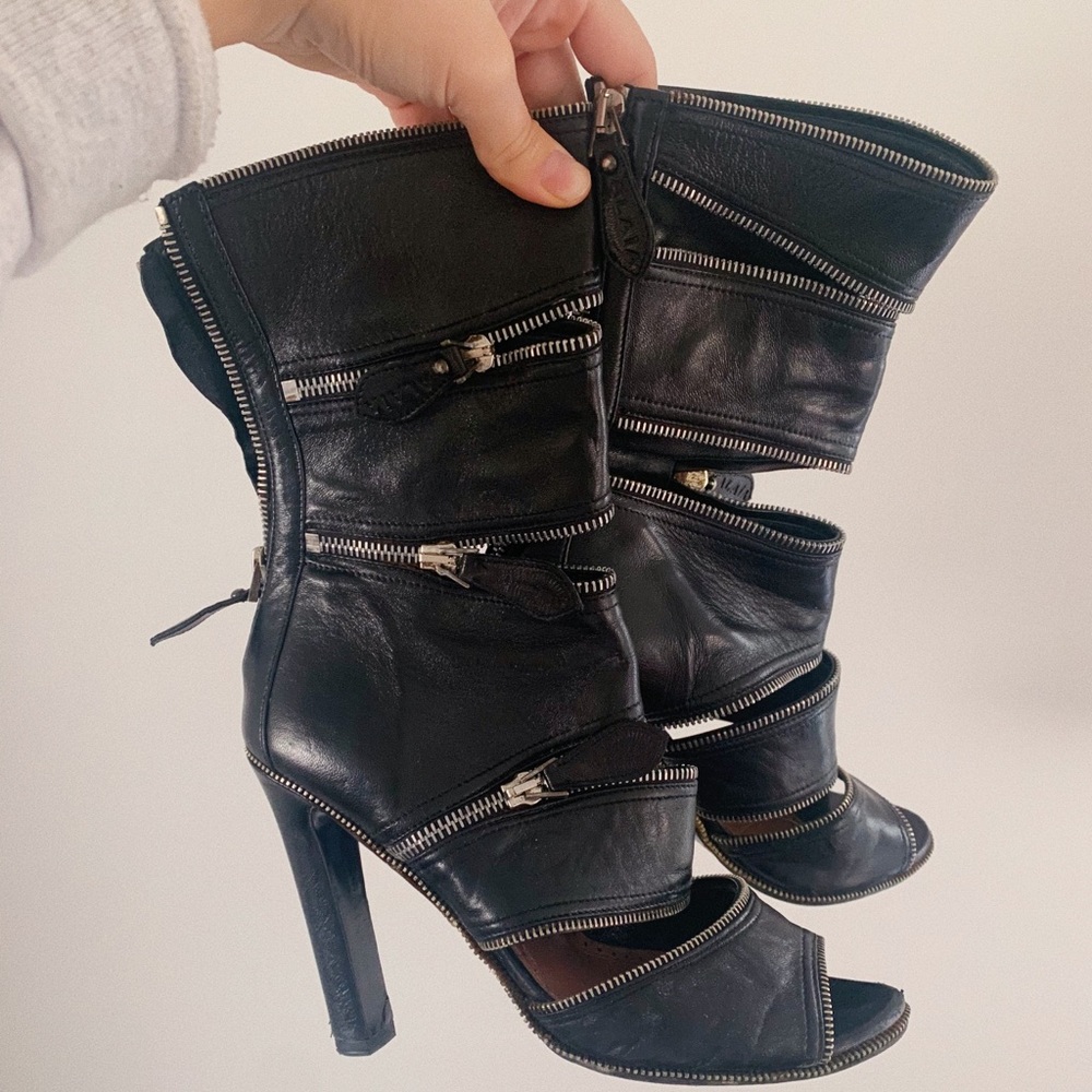 ALAIA PARIS zip up heels